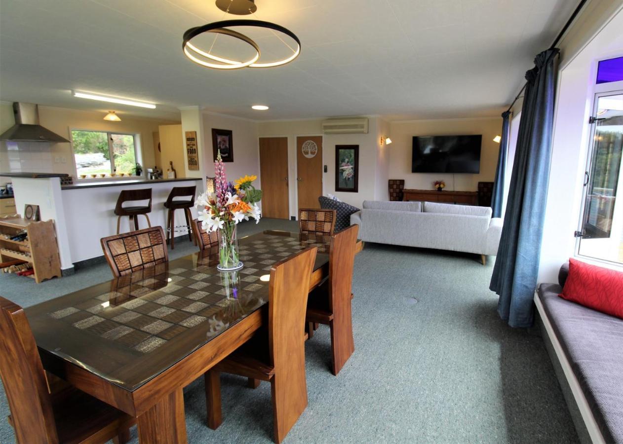 Labyrinth Gardens Guest House Takaka Luaran gambar